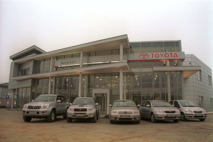 Nowy salon Toyota Fietz otwarty w 2004 roku na poznańskich...