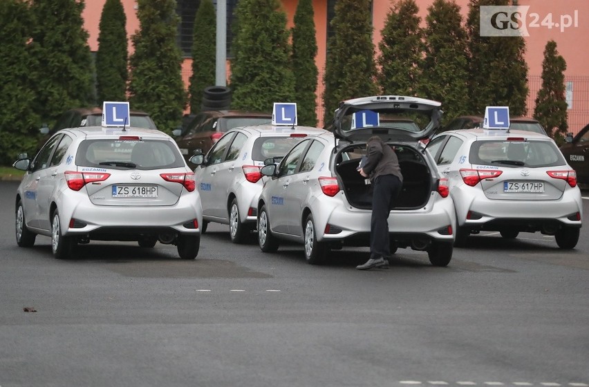Pierwsze egzaminy na prawo jazdy w Szczecinie w nowych samochodach. Jak oceniają je egzaminowani?