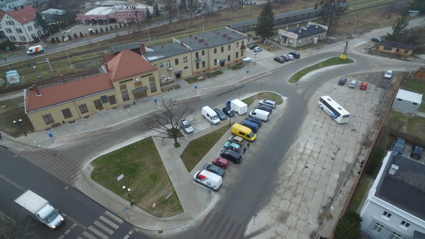 W Grodkowie otwarto nowoczesne centrum przesiadkowe