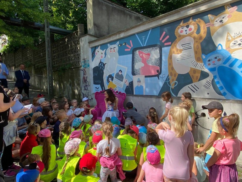 Mural Kociej Szajki w Cieszynie znalazł się na ścianie przy...