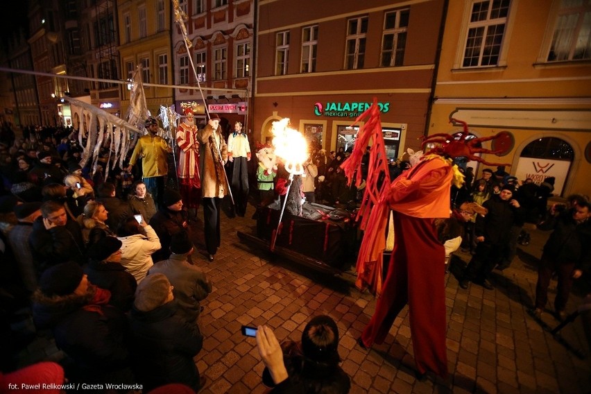 Wrocław: Parada na zakończenie Jarmarku Bożonarodzeniowego 2014 (ZDJĘCIA)