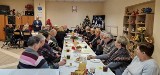Seniorzy ze Smogorzowa pod Przysuchą mieli spotkanie noworoczne z burmistrzem