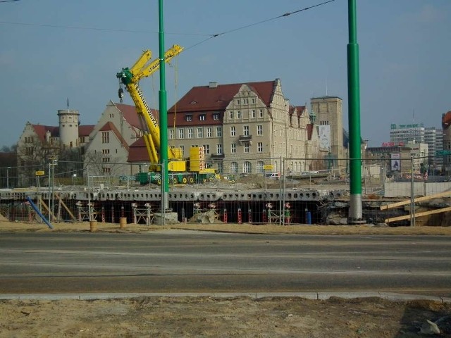 Przebudowa mostu Uniwersyteckiego utrudni dojazd do dworca PKP w Poznaniu