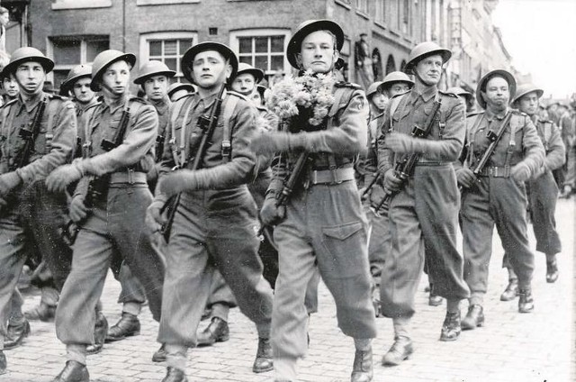 Pod koniec II wojny światowej Polskie Siły Zbrojne na Zachodzie liczyły około 240 tys