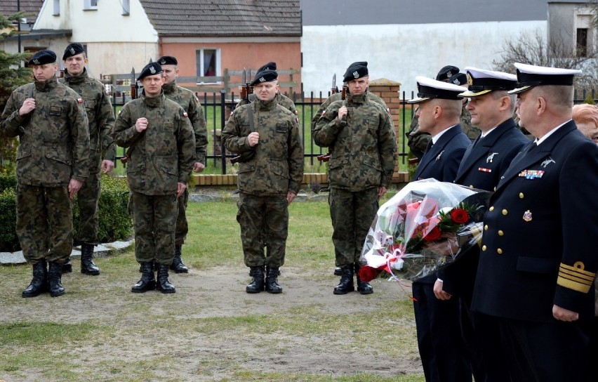 Rocznica katastrofy smoleńskiej. Obchody na Pomorzu [ZDJĘCIA]