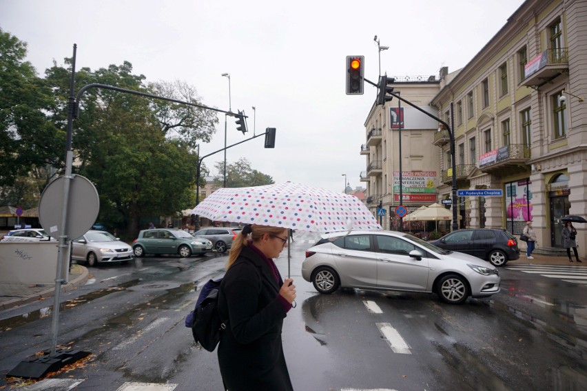 Drogowcy biorą się za kolejny fragment Lipowej. Duże zmiany w ruchu też na Popiełuszki. Zobacz zdjęcia z budowy