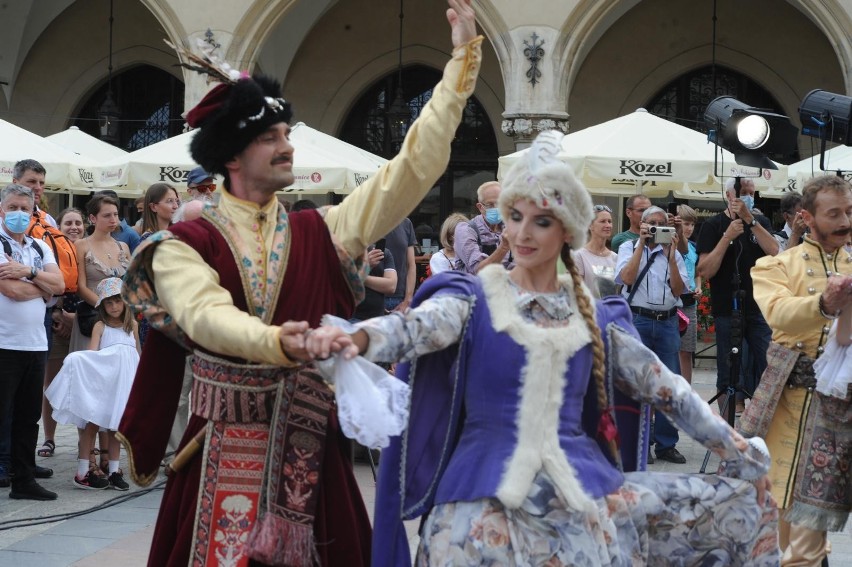 W piątek 29 kwietnia Cracovia Danza zatańczy na Rynku...