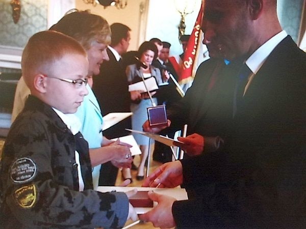 Białostoccy uczniowie odebrali medale z rąk wiceprezydenta...