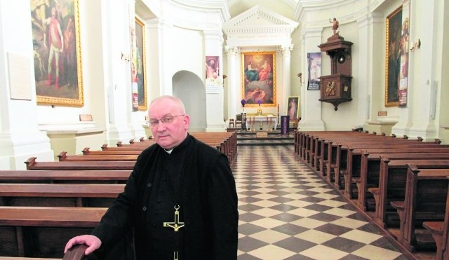 Ojciec Kazimierz Bielak zaprasza do wspólnego przeżywania Świąt Zmartwychwstania w bazylice na Świętym Krzyżu.