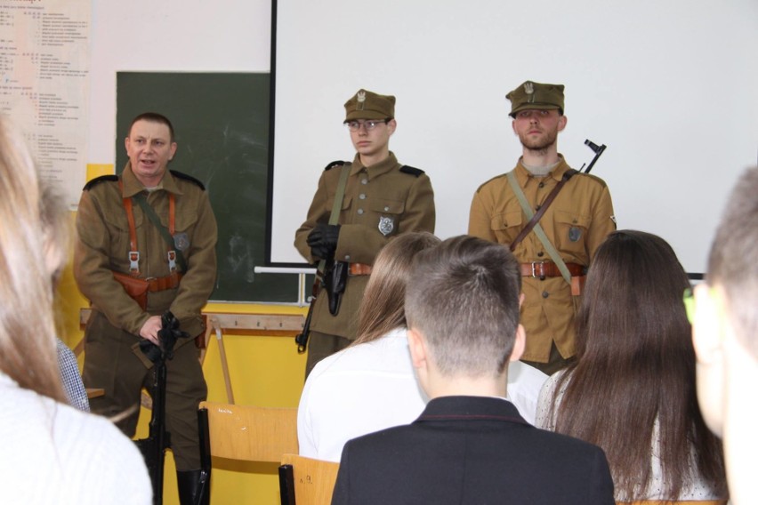 Narodowy Dzień Żołnierzy Wyklętych w Publicznym Gimnazjum w Łysych [ZDJĘCIA]