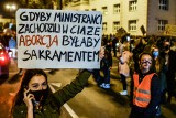 Masowe demonstracje to skrajny brak odpowiedzialności - uważa minister Łukasz Schreiber