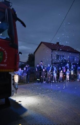 Nowy wóz strażacki dla druchów z Ochotniczej Straży Pożarnej Włoszczowice