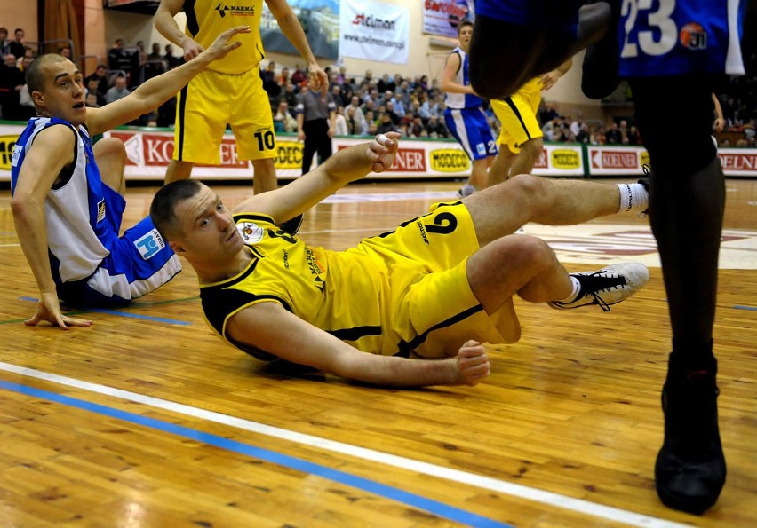 Znicz Jaroslaw - PBG Basket...