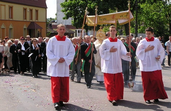 Ulicami Królowej Jadwigi, Wybickiego, Szewską, Dlugą,...