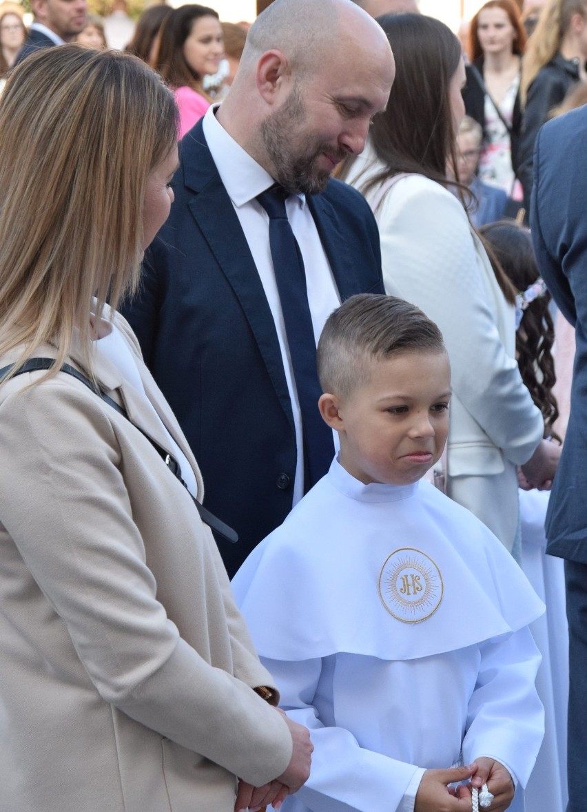 Ostrołęka. Komunia Święta w klasztorze. Pierwsza Komunia Święta w sanktuarium św. Antoniego w Ostrołęce. 7.05.2022