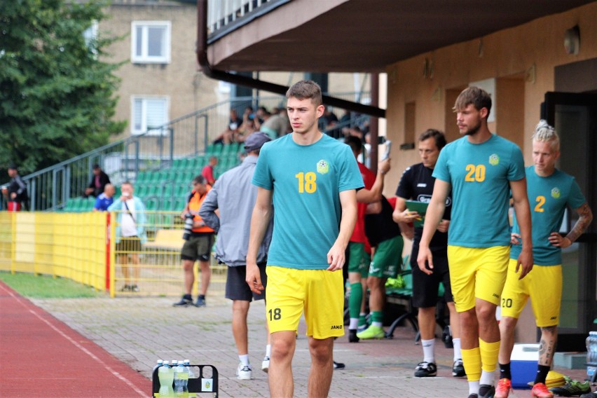 Trzy poprzeczki i jeden gol. Lechia liderem III ligi!