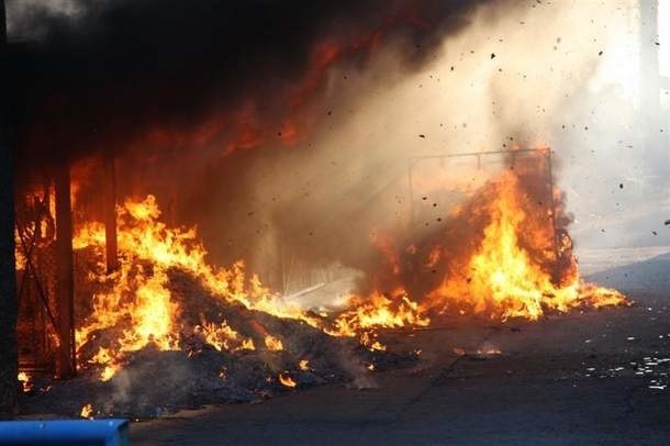 Pożar hurtowni na ulicy Niemodlińskiej w Opolu