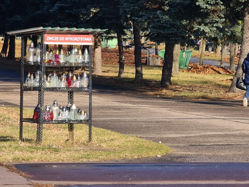 1 listopada już dawno minął, zostały... śmieci. I to całe...