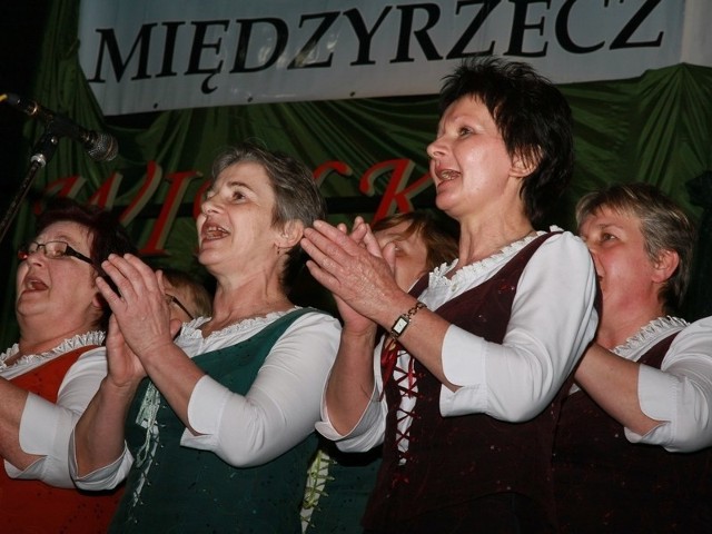 Publiczność oklaskiwała m.in. zespół &#8222;Ale Babki&#8221; z Piesek pod Międzyrzeczem.