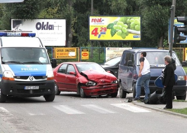 Po kolizji na ul. Zagnańskiej w Kielcach.