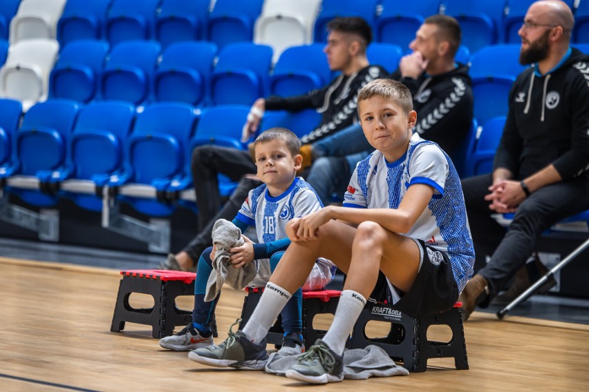 Handball Stal Mielec (biało-niebieskie stroje) nie sprostała...