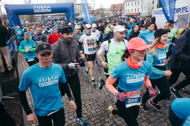 W niedzielę w Bydgoszczy odbył się Bydgoski Bieg Urodzinowy. Bydgoszczanie ruszyli pięciokilometrową trasą, by uczcić rocznicę nadania praw miejskich Bydgoszczy.