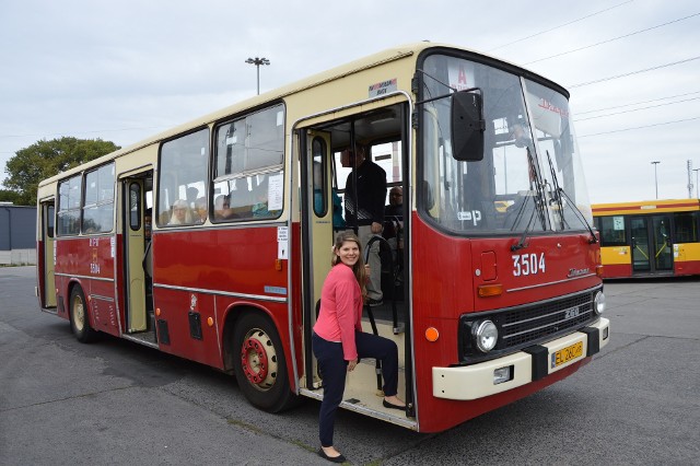 Jednym z zabytkowych autobusów będzie czerwony Ikarus