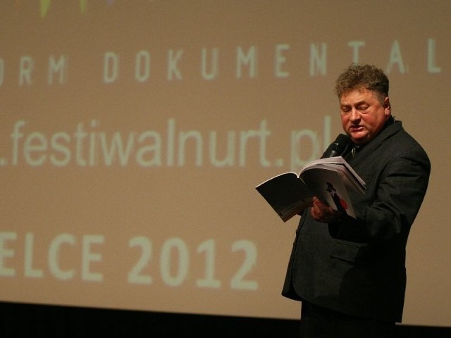 Wtorkowe pokazy konkursowe prowadzi Andrzej Kozieja - filmoznawca, animator kultury i wykładowca Uniwersytetu Jana Kochowskiego w Kielcach.