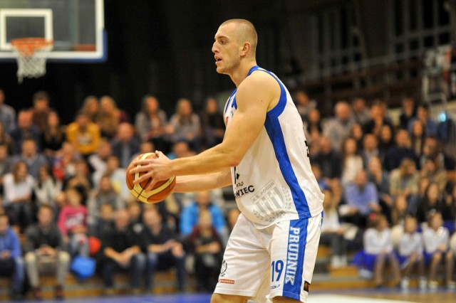 Center Pogoni Patryk Nowerski w przeszłości grał przez jeden sezon w zespole Legii.
