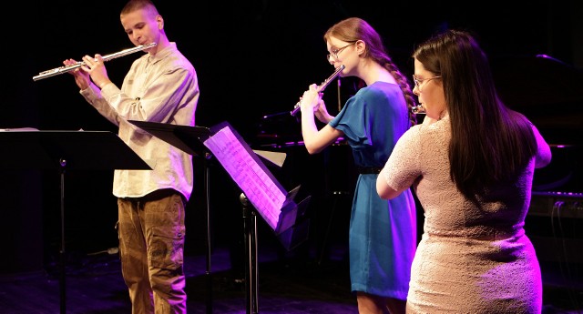 W ramach Niedzielnych Koncertów w Teatrze dla grudziądzkiej publiczności wystąpili uczniowie szkoły muzycznej. Otwarto też  wystawę, zatytułowaną: „Natalie i Przyjaciele”.