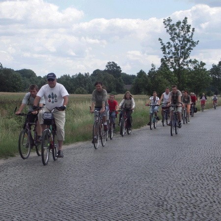 W czasie weekendu pasjonaci rowerowej turystyki przejechali m. in. przez Małomice i Szprotawę.