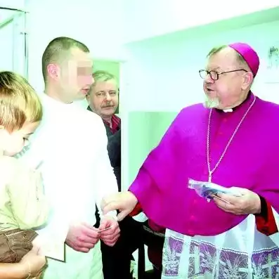 Skazani i ich rodziny otrzymały życzenia od biskupa drohiczyńskiego Antoniego Dydycza
