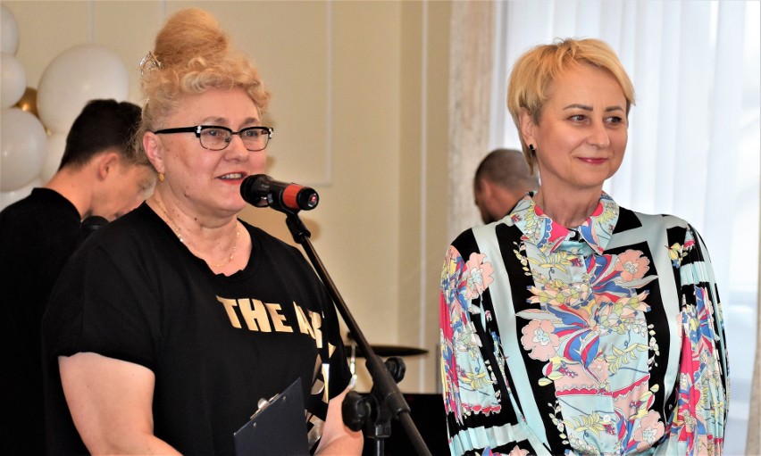 Dzień Kobiet 2022 oświęcimscy seniorzy świętowali razem z...