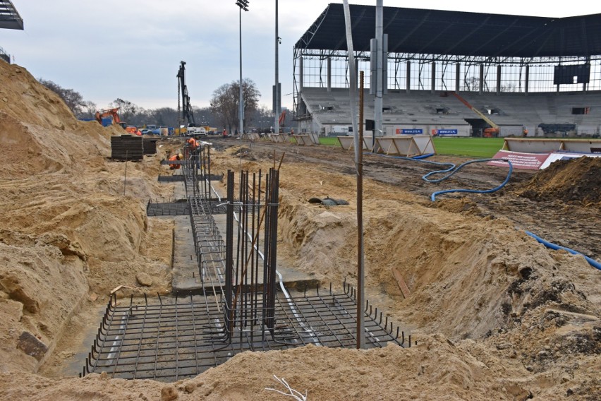 Hala pneumatyczna i stadion Pogoni - stan 16 grudnia 2020.