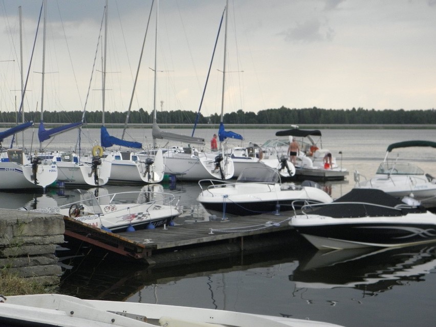 Podczas dnia otwartego Mariny Poraj można sprawdzić się w...