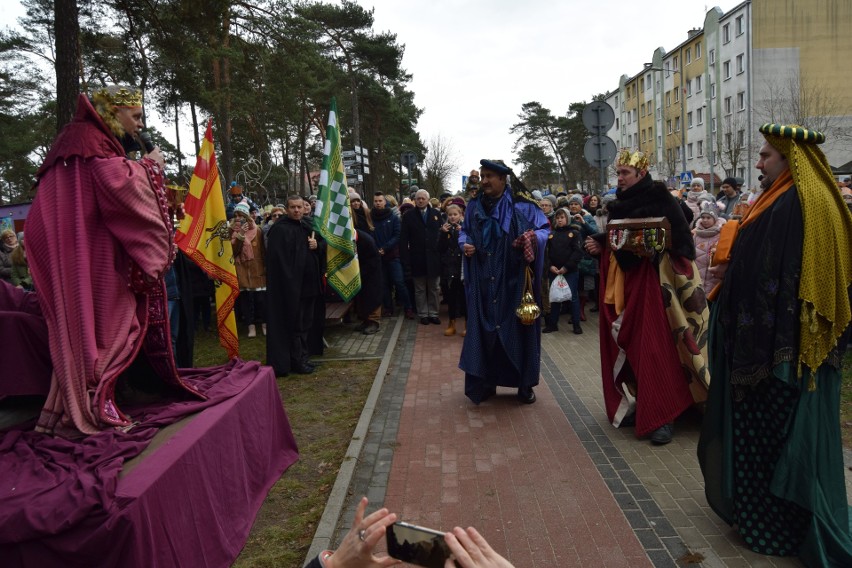 Orszak Trzech Króli przemaszerował przez Borne Sulinowo AKTUALIZACJA [zdjęcia]