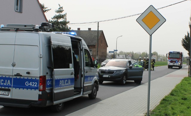 Na skrzyżowaniu ulic Polowieckiej i Rolnej w Oświęcimiu doszło do zderzenia samochodów osobowych