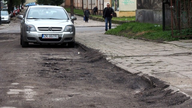 200 metrów ulicy Harcerskiej wraz c chodnikami i oświetleniem oraz kanalizacją deszczową to ok. 700 tys. zł