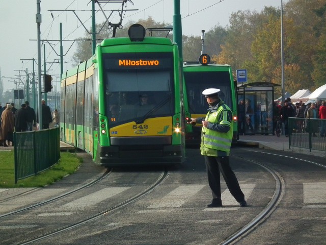 Już w ten weekend przy poznańskich cmentarzach będzie pracować 100 policjantów.