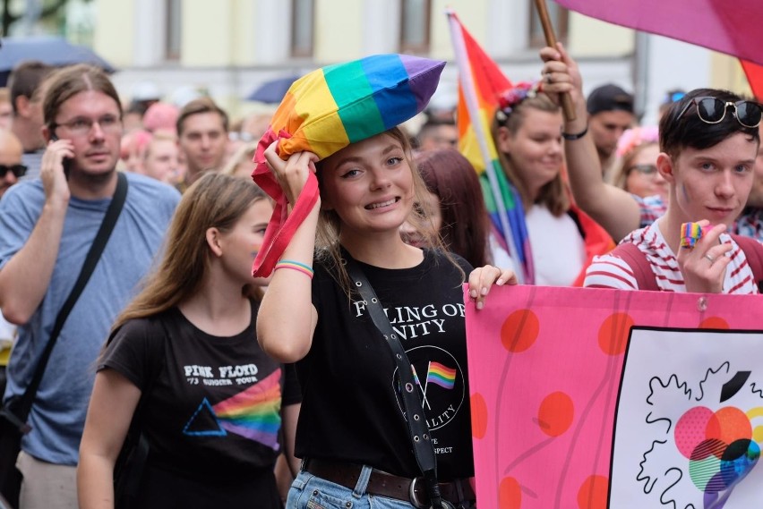 Tak wyglądał ubiegłoroczny poznański Marsz Równości w czasie...
