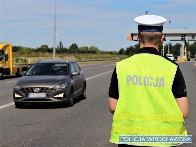 Podczas kontroli 13 lipca aż ośmiu kierowców otrzymało mandaty w wysokości między 300, a 500 zł. Do oceny utrzymywanej odległości mundurowi korzystali z urządzenia działającego w trybie pracy DBC (Distance Between Cars).