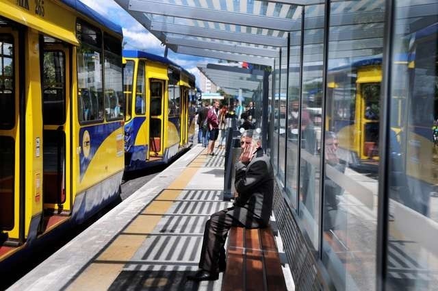 Uruchomienie nowej lini tramwajowej na miasteczko akademickiePierwszy pasażer na nowych przystankach Aleji Solidarności