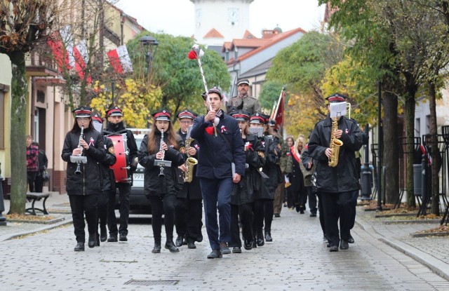 Mieszkańcy Szydłowca licznie wzięli udział w obchodach Narodowego Święta Niepodległości.