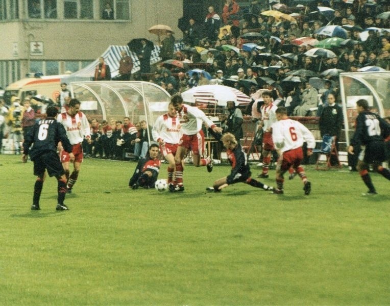 Archiwalne zdjęcia stadionu, piłkarzy, działaczy i kibiców...