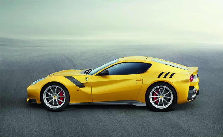 FERRARI F12TDF...