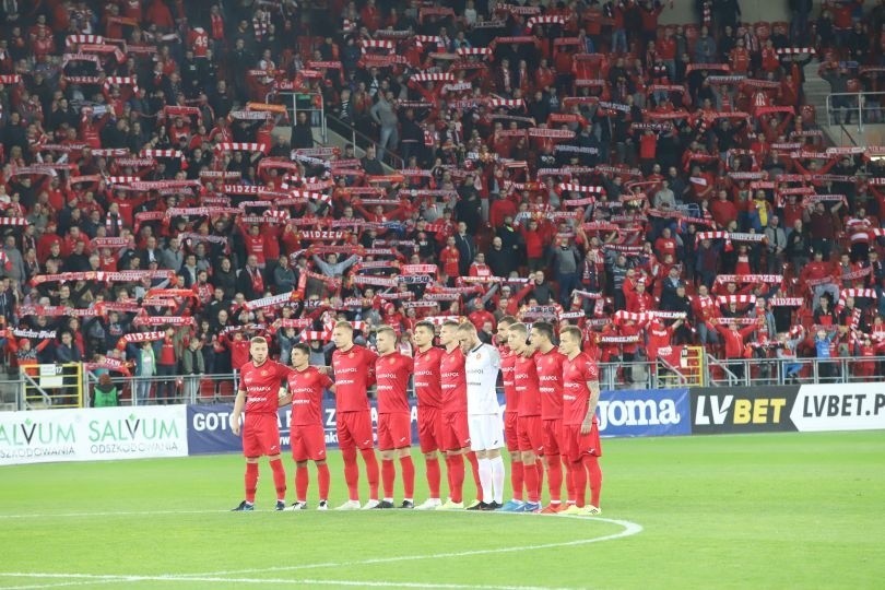 Widzew Pogoń kibice. Kibice Widzewa nie zawiedli i w liczbie blisko 17 tysięcy stawili się w Sercu Łodzi przy al. Piłsudskiego