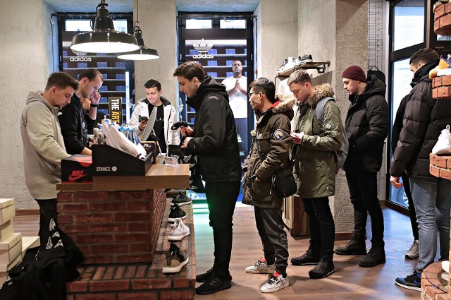 Kraków. Premierowy model butów Adidas w sklepie Sneaker Studio [ZDJĘCIA] |  Gazeta Krakowska
