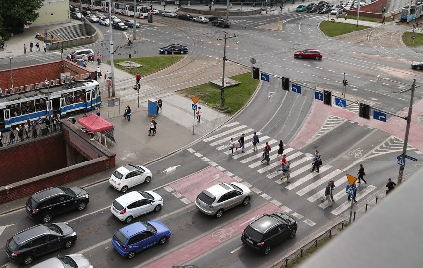 Wrocław: Rozkopią pl. Dominikański. Utrudnienia w ruchu przez dwa tygodnie (MAPA) 