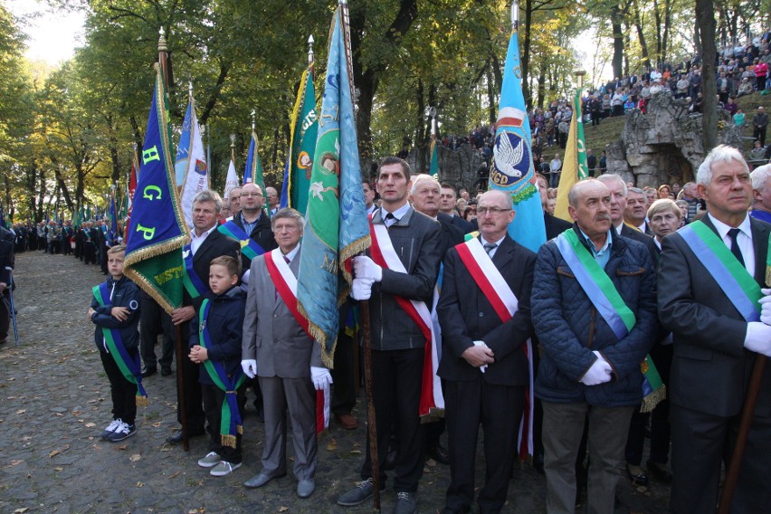 Hodowcy gołębi z całej Polski spotkali się na Górze Świętej Anny