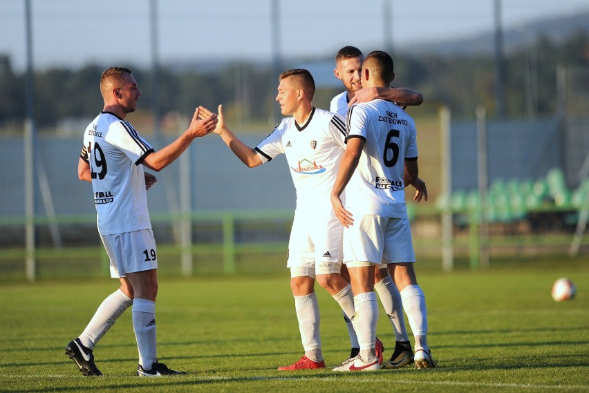 Ruch Zdzieszowic ograł beniaminka 3 ligi 2-0.